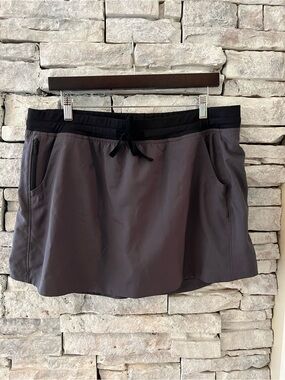 The North Face Grey Athletic Skirt with Black Waistband Size XL